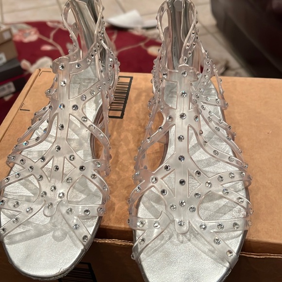 Stuart Weitzman Glogladius Caged Crystal Jelly Sandal Silver Clear Size 38 US 8 - Picture 1 of 13